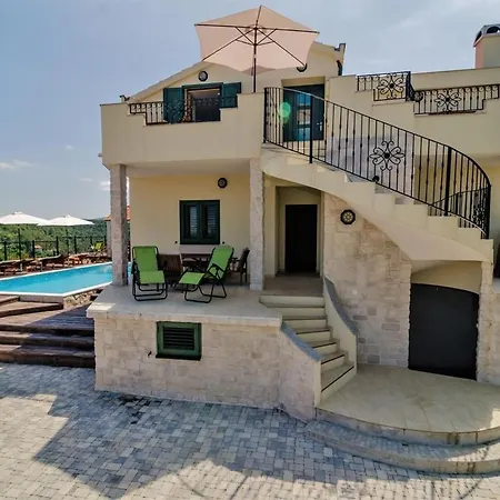 Luce - Pool And View * Novigrad (Dalmatia)
