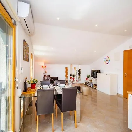 Luce - Pool And View Apartament Novigrad (Dalmatia)