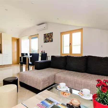 Luce - Pool And View Apartment *