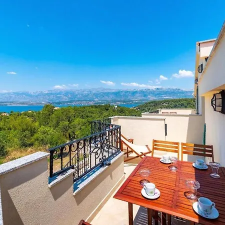 Luce - Pool And View Apartment