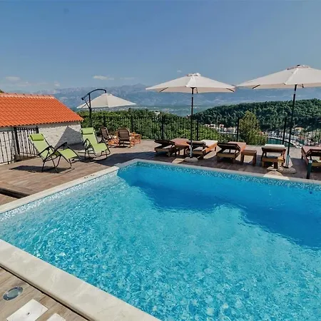 Luce - Pool And View Apartament *