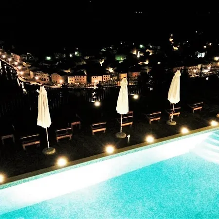 Luce - Pool And View 아파트